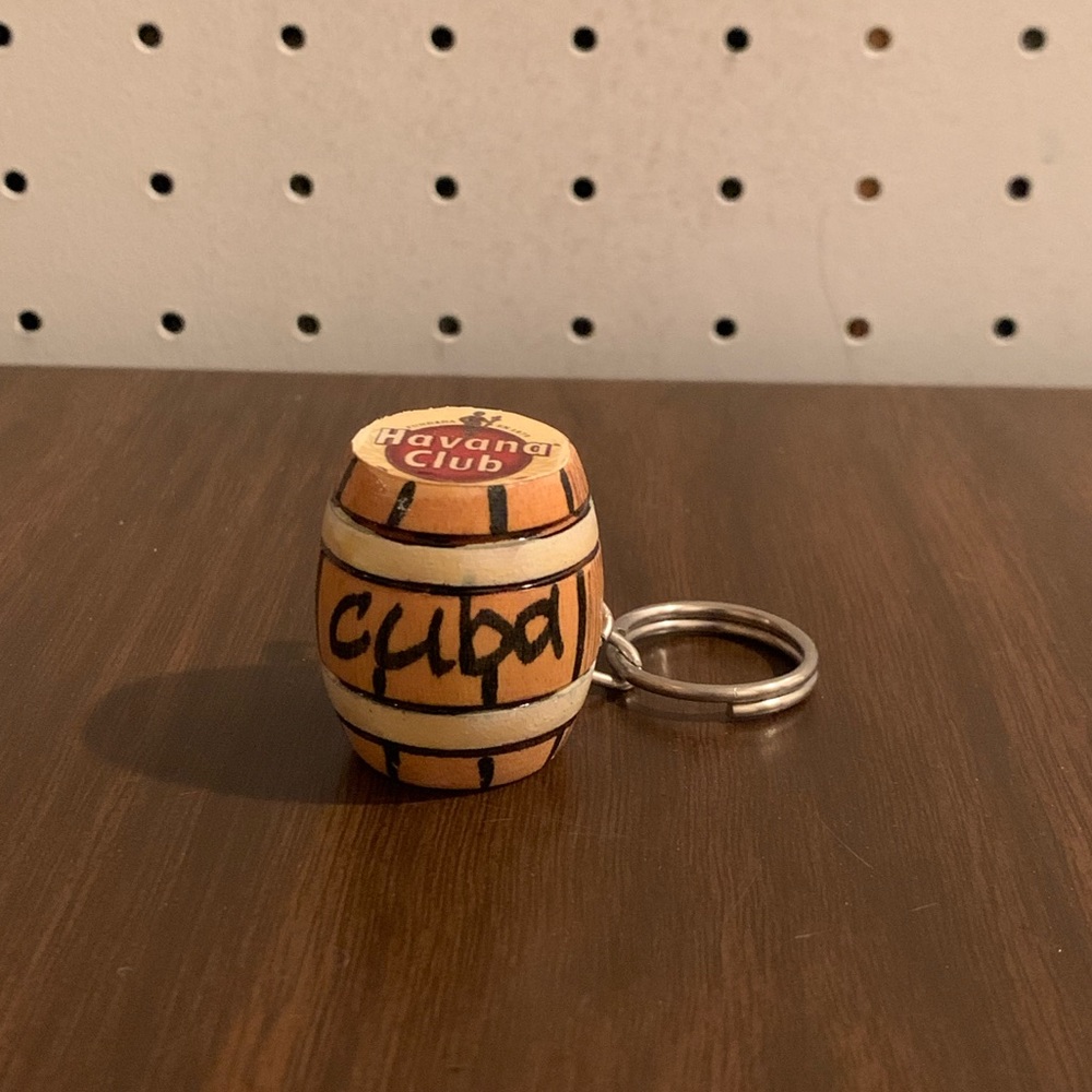 🍺 [4/$25] CUBA HAVANA CLUB LIGHT TAN BROWN BARREL FIGURAL KEYRING KEYCHAIN 🍺